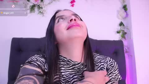 kaylee_lee online show from May 12, 4:09 am