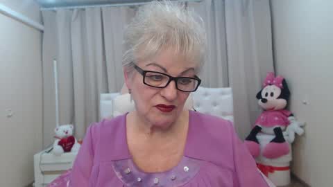 Snapshot of kaylesmoll chatting on March 25, 8:15 pm kaylesmoll online show from March 25, 8:15 pm
