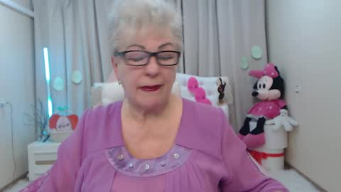 Snapshot of kaylesmoll chatting on April 1, 6:38 pm kaylesmoll online show from April 1, 6:38 pm