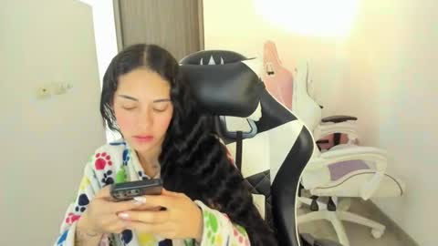 kaylie online show from October 9, 2:37 pm