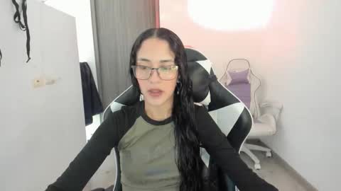 kaylie online show from November 13, 4:39 pm