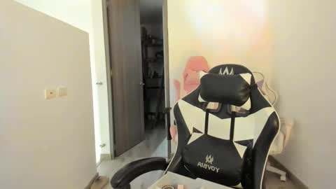 kaylie online show from January 14, 4:23 pm