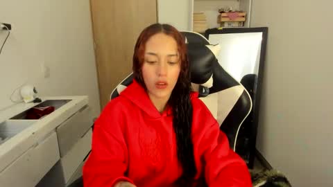 kaylie online show from April 28, 6:46 pm