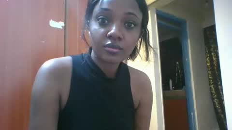 Snapshot of kayme96 chatting on October 2, 9:27 am kitty online show from October 2, 9:27 am