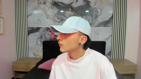 kayn_333 online show from June 2, 4:58 am