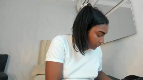 Kayna online show from April 29, 7:42 pm