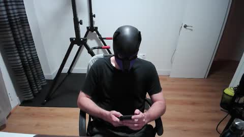 Snapshot of kaywolf89 chatting on November 2, 7:05 pm Neon online show from November 2, 7:05 pm