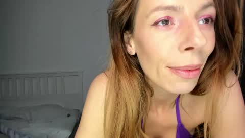 Snapshot of kayyrachyl chatting on June 4, 1:50 pm kayyrachyl online show from June 4, 1:50 pm