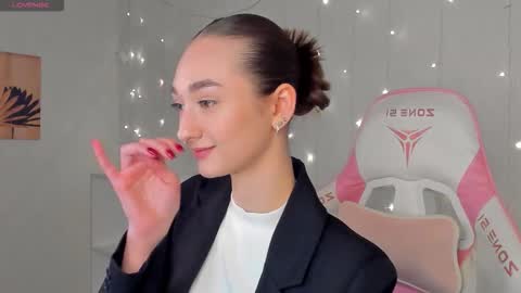 Kelly GMT 2 Su We Th Fr Sa   0300AM-09-00AM   online show from February 16, 12:34 pm