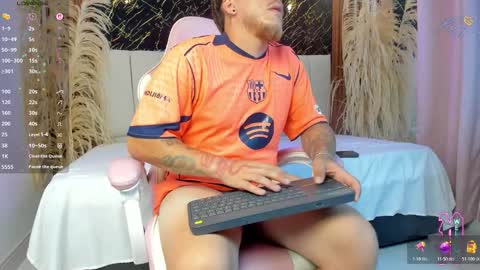 Snapshot of keane_lee_ chatting on March 24, 8:03 pm Keane online show from March 24, 8:03 pm