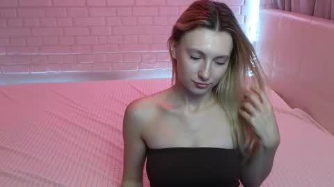 Seb Polly Roxy Jonny online show from October 24, 9:38 am