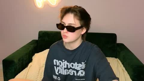 Seb Polly Roxy Jonny online show from March 9, 8:24 pm