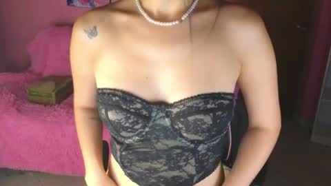 Snapshot of keeiity_moon chatting on April 17, 1:58 pm keeiity_moon online show from April 17, 1:58 pm