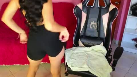 Snapshot of keeiity_moon chatting on May 6, 2:00 pm keeiity_moon online show from May 6, 2:00 pm