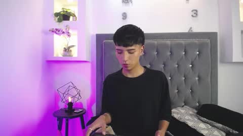 nico online show from February 5, 12:10 pm