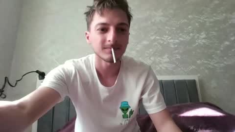 Snapshot of keetherwulf chatting on May 18, 12:22 pm keetherwulf online show from May 18, 12:22 pm
