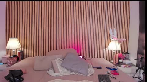 keeyla stone online show from January 11, 12:15 am