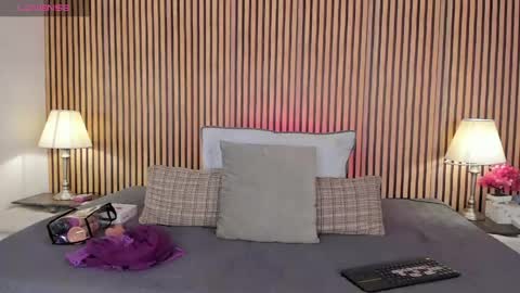 Snapshot of keeyla_stone chatting on March 29, 9:04 pm keeyla stone online show from March 29, 9:04 pm