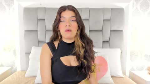 Snapshot of keiira_fox chatting on February 3, 11:26 am Keiira Fox online show from February 3, 11:26 am