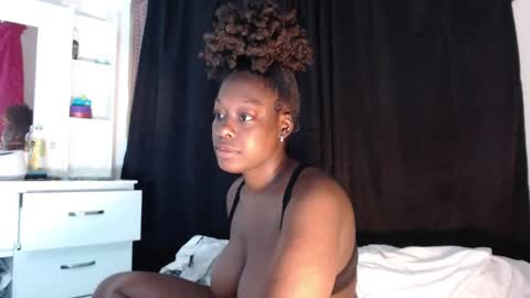 Snapshot of keilysofia chatting on January 6, 6:52 pm Keili online show from January 6, 6:52 pm