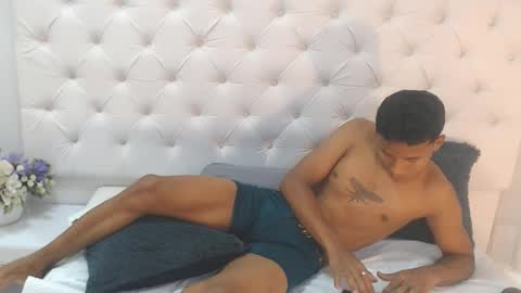 keiner_vasquez online show from September 9, 7:24 pm