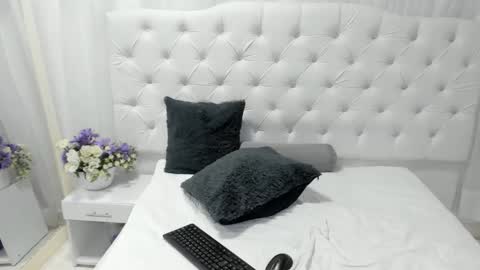 keiner_vasquez online show from September 13, 7:13 pm