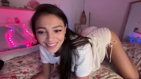 Snapshot of keirasworld chatting on November 3, 12:13 am keira online show from November 3, 12:13 am