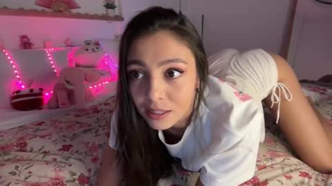 Snapshot of keirasworld chatting on November 17, 12:27 am keira online show from November 17, 12:27 am