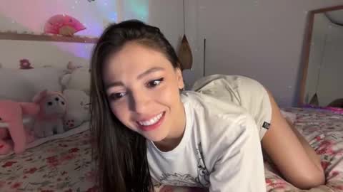 Snapshot of keirasworld chatting on December 5, 12:08 am keira online show from December 5, 12:08 am