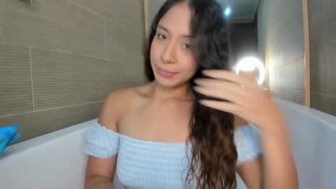 Snapshot of keiry_gonzalez11_aws chatting on October 29, 2:47 am keiry_gonzalez11_aws online show from October 29, 2:47 am