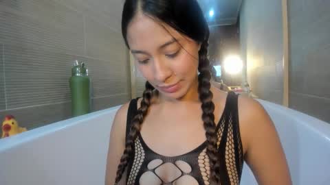 keiry_gonzalez23_aws online show from September 14, 1:27 am