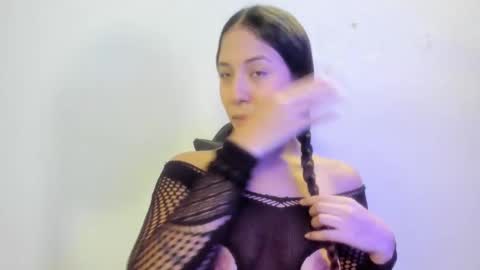 keiry_gonzalez23_aws online show from October 2, 12:50 am