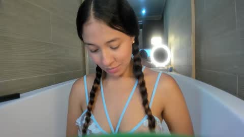 keiry_gonzalez23_aws online show from October 23, 2:00 am