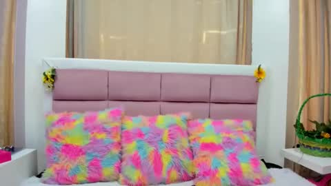 Keiry  online show from February 7, 1:26 pm