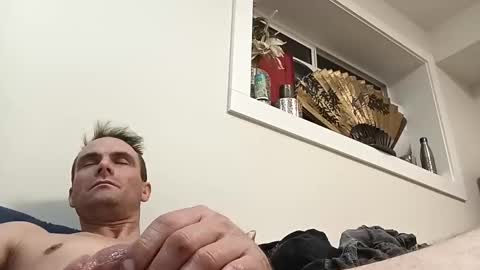 Snapshot of keithross1205 chatting on November 25, 12:49 pm clyde online show from November 25, 12:49 pm