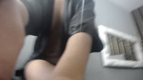 Snapshot of keizy_conte chatting on December 31, 1:19 pm K E I Z Y online show from December 31, 1:19 pm