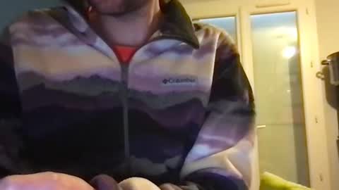 Snapshot of kelkun2828 chatting on February 18, 7:59 am kelkun2828 online show from February 18, 7:59 am