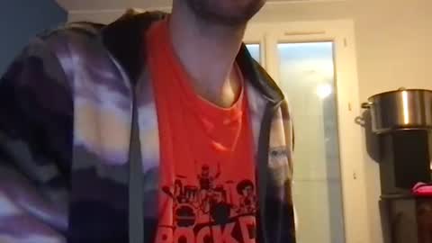 Snapshot of kelkun2828 chatting on March 6, 9:50 am kelkun2828 online show from March 6, 9:50 am