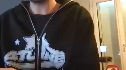 Snapshot of kelkun2828 chatting on March 12, 8:20 am kelkun2828 online show from March 12, 8:20 am