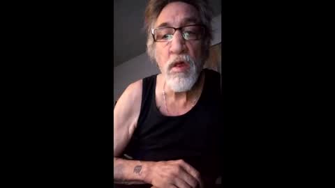 Snapshot of kellasjeffrey chatting on February 2, 1:04 am kellasjeffrey online show from February 2, 1:04 am