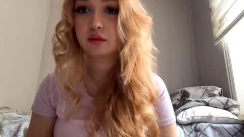 Snapshot of kelleecoulon chatting on February 9, 9:13 am Sarah online show from February 9, 9:13 am