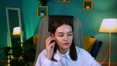 kelliebanshe online show from May 5, 5:15 am