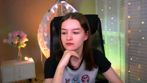 kelliebanshe online show from May 9, 8:19 am