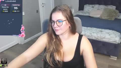 kellielowie online show from December 16, 9:09 pm