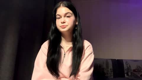 Snapshot of kelligosda chatting on April 2, 3:42 pm Bella online show from April 2, 3:42 pm