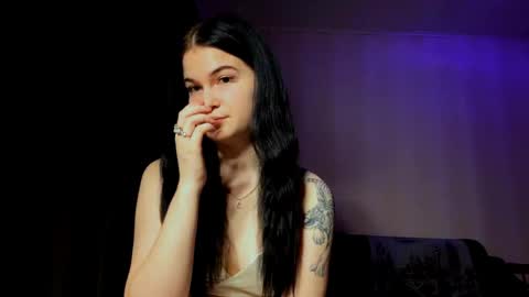 Snapshot of kelligosda chatting on April 5, 3:09 pm Bella online show from April 5, 3:09 pm