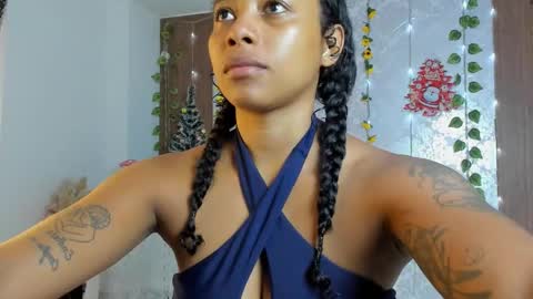 kelly__thomson online show from December 4, 1:31 pm