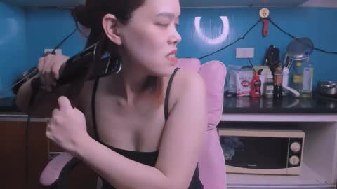 Kelly online show from March 29, 4:23 am