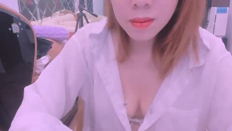 Kelly online show from May 17, 2:31 am