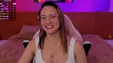 kelly_cute9 online show from June 24, 5:17 am